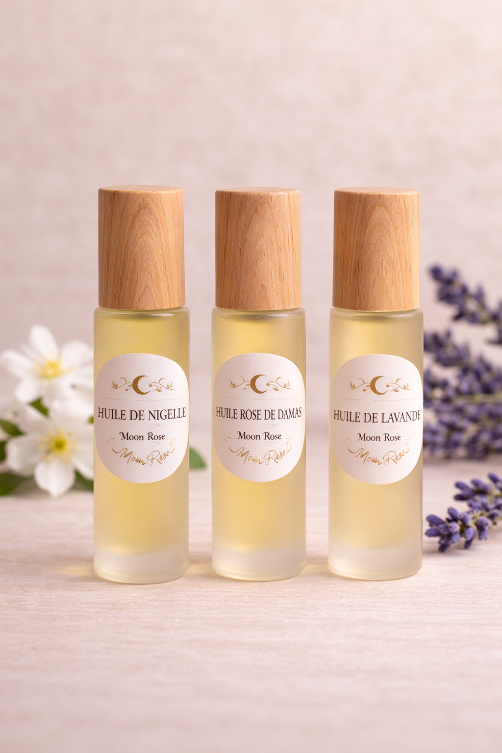 Ensemble d'huiles essentielles MoonRose pour le contour des yeux, routine naturelle pour un regard reposé et rafraîchi.