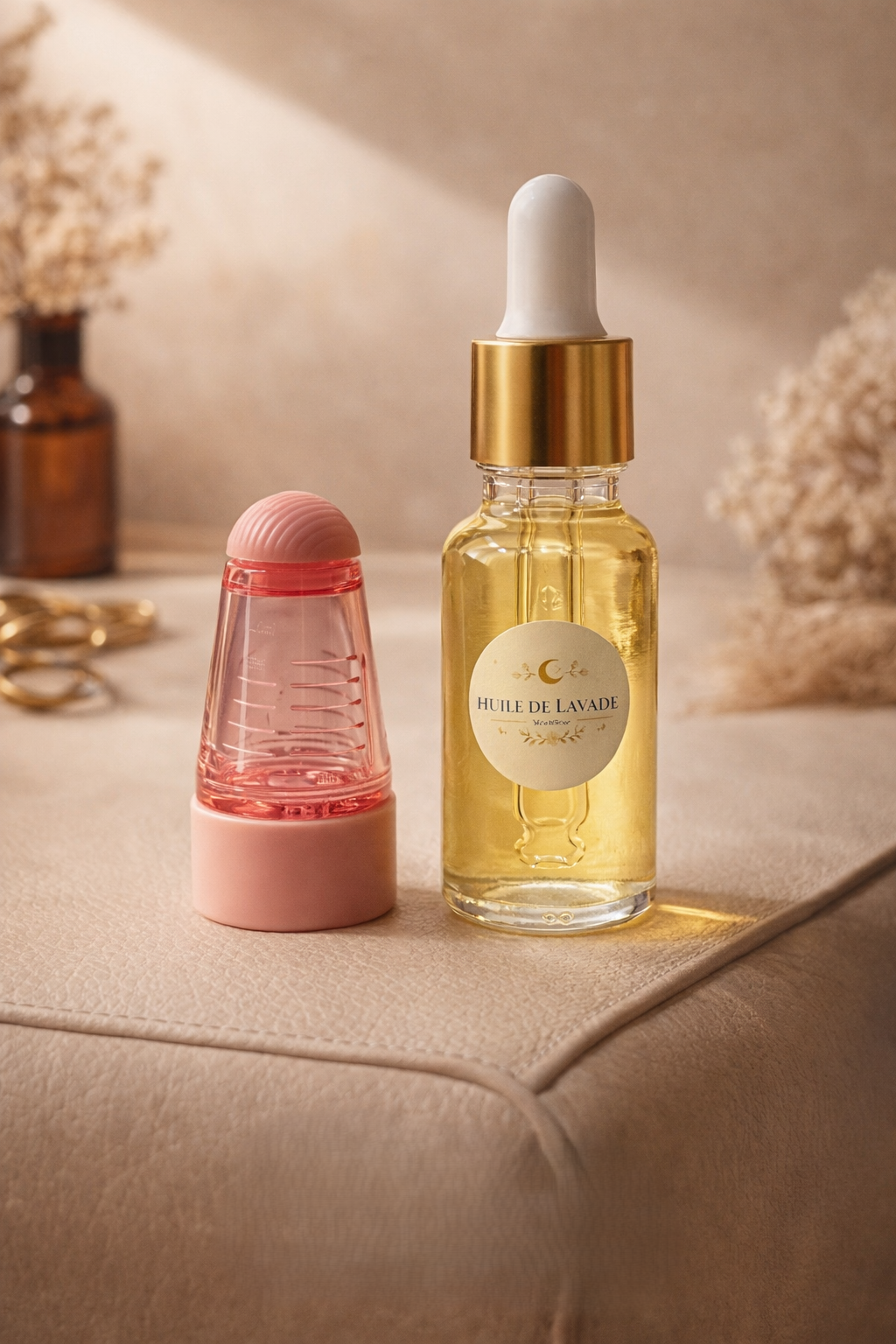 Duo soin cuir chevelu MoonRose avec huile essentielle de rose et applicateur rose pour traitement capillaire naturel.
